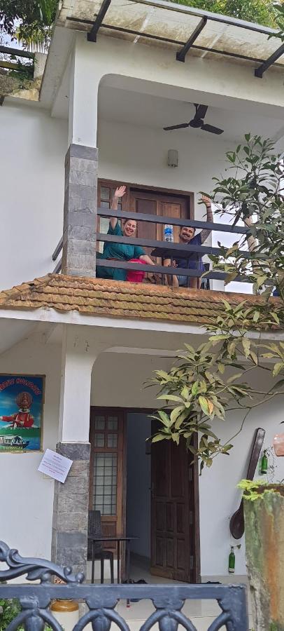Abru'S Holidays International Travelers Alappuzha Exterior photo